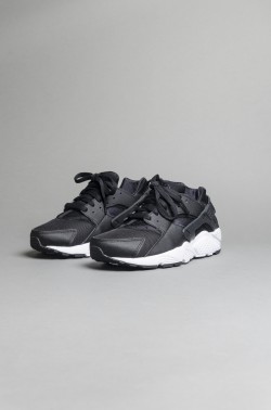 NIKE HUARACHE RUN NEGRA