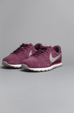 NIKE AIR PEGASUS 83 BERENJENA 