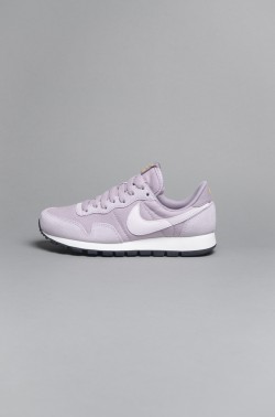 ZAPATILLA MUJER NIKE AIR PEGASUS 83 LAVANDA