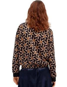 Printed reversible bomber with scalloped ribs
